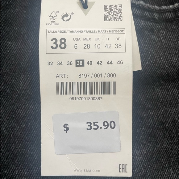 Zara NWT Mid Rise Black Denim Distressed Jean Shorts- Size 6 - Picture 2 of 5